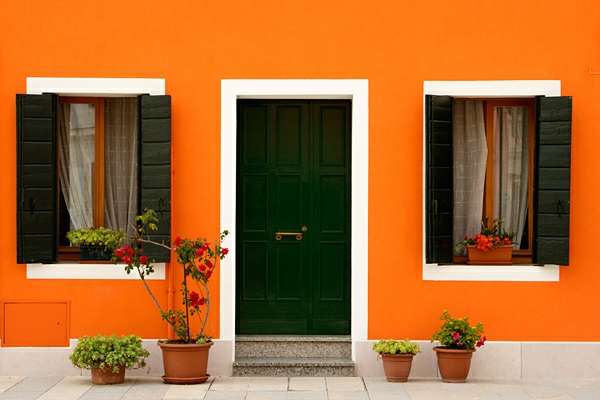 hausfassade boja-kul-narančasto-kuća