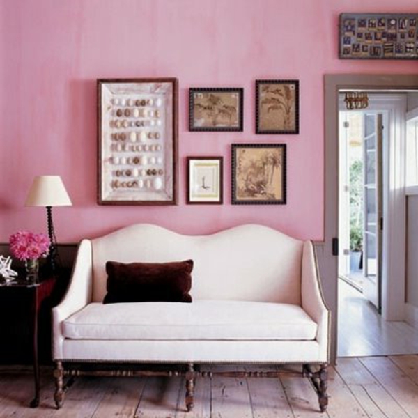مشرق الألوان للجدران مقابل غرفة المعيشة ، وردية - العديد من الصور على الحائط