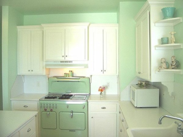 svijetlo zelena-kuhinjski namještaj u vintage stilu retro izgled