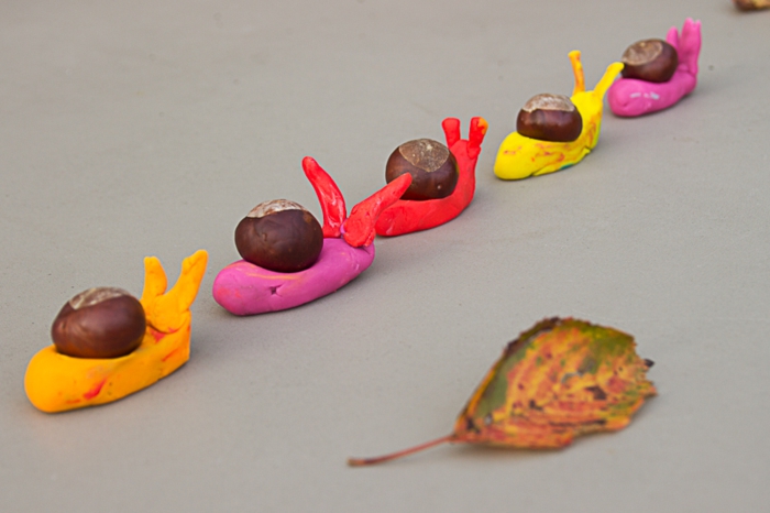 otoño crafting-con-niños-coloridos caracol