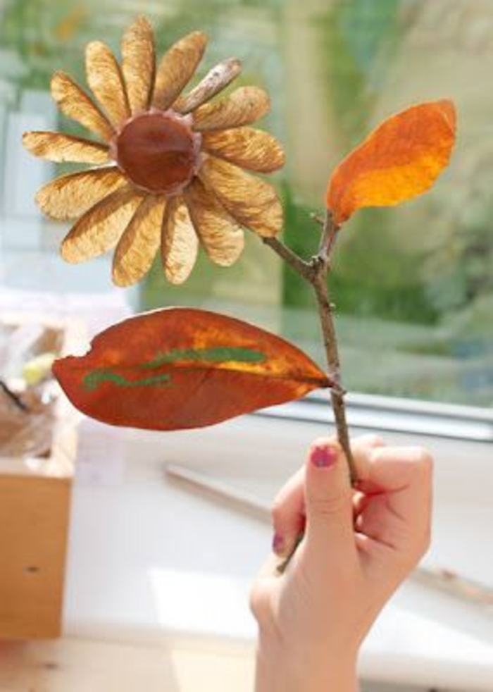 Tinker otoño-con-niños-flor-marrón