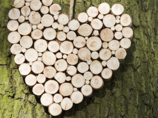 Дърворезба декорация - сърце