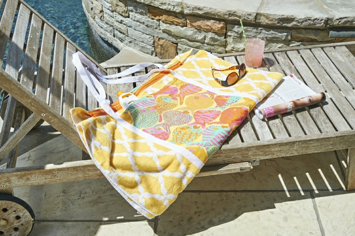 अद्भुत-समुद्र तट तौलिया बैग पीले मछली सजावट रचनात्मक विचार-कार्यात्मक डेक कुर्सी लकड़ी