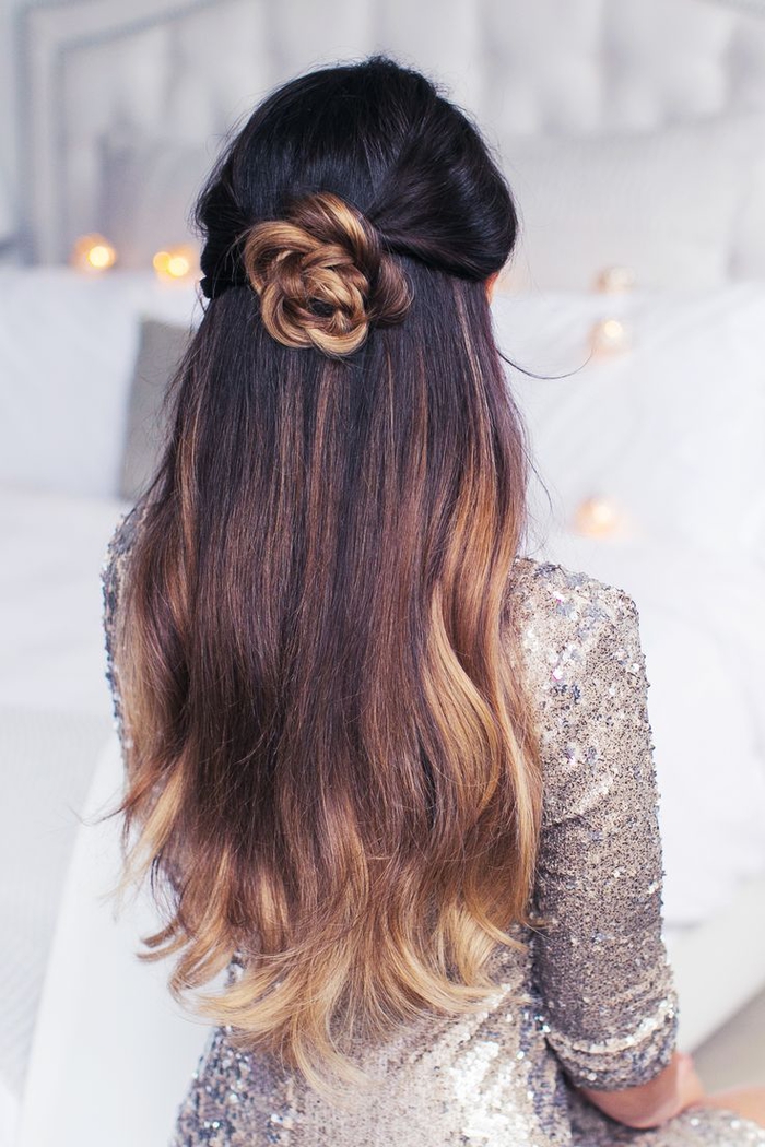 Ombre коса като цветна сплетена коса сребърна рокля сватбена коса