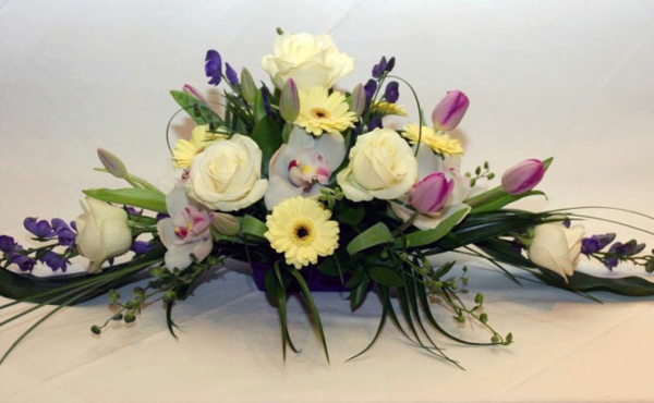 tendre mariage arrangements-de-mariage traditionnel table de fleurs