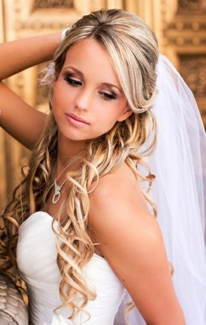 mariage coiffures pour brassins cheveux longs-belle-blonde-haired-