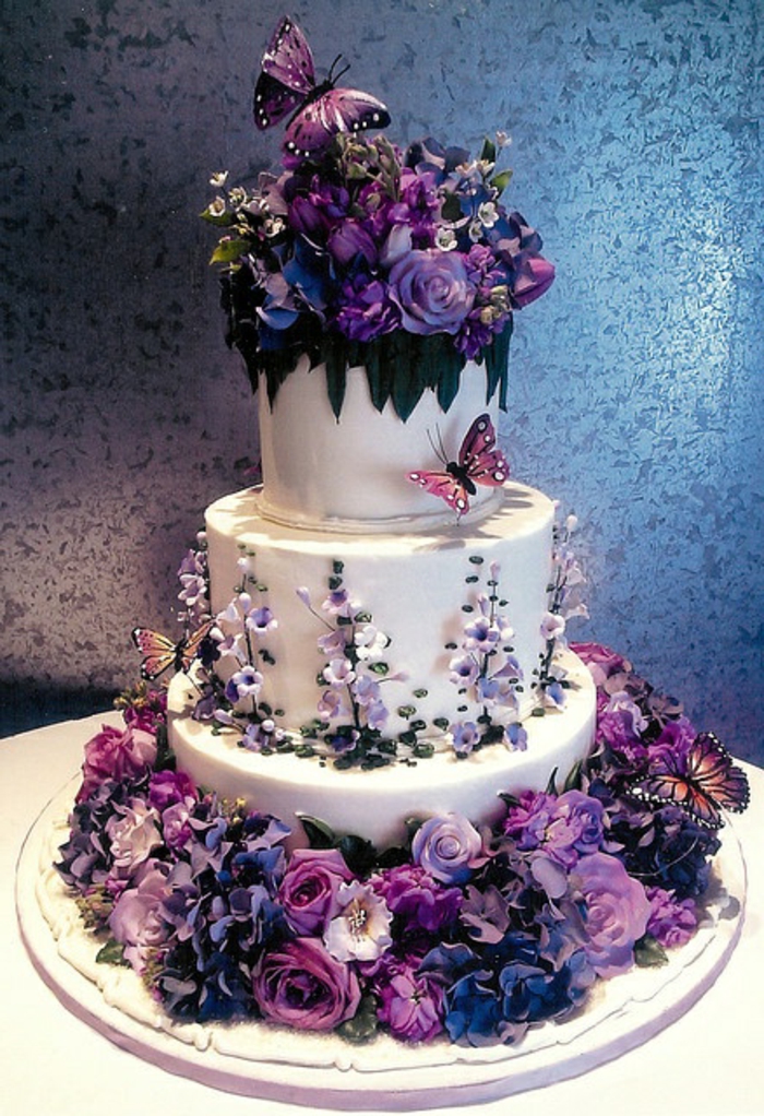 сватбена торта-в-лилаво-веднъж-Ambiente