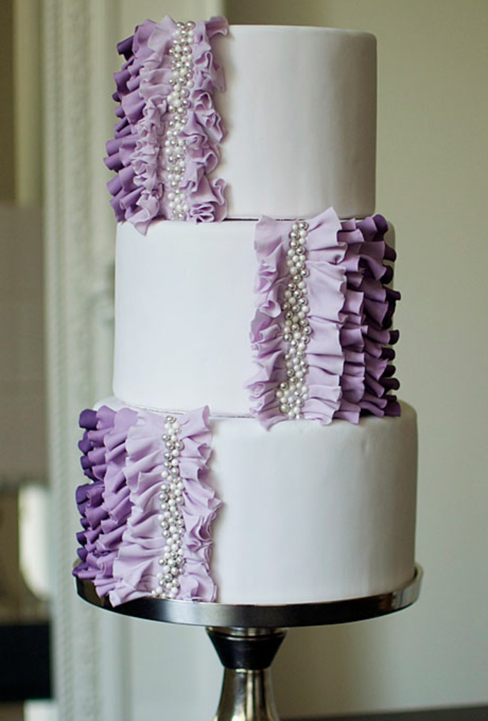 pastel-en-púrpura super hermosa modelo de la boda