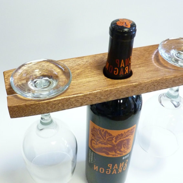خشبية ديكو ، زجاجة النبيذ ، خشبية ، لوحة اثنين من النظارات - عملية وجميلة