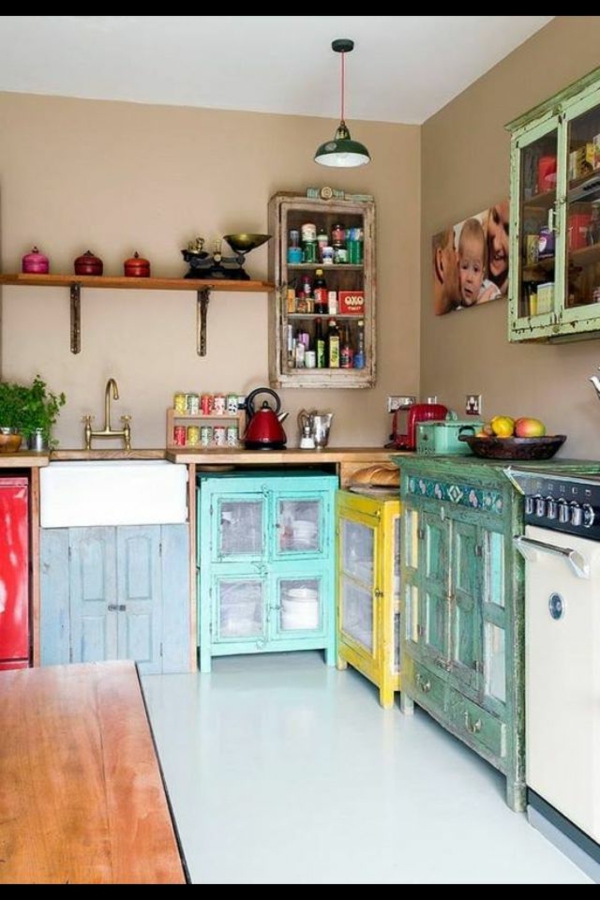 holzerne_Küchenmöbel-in-Vintage Stil_verschiedene színek