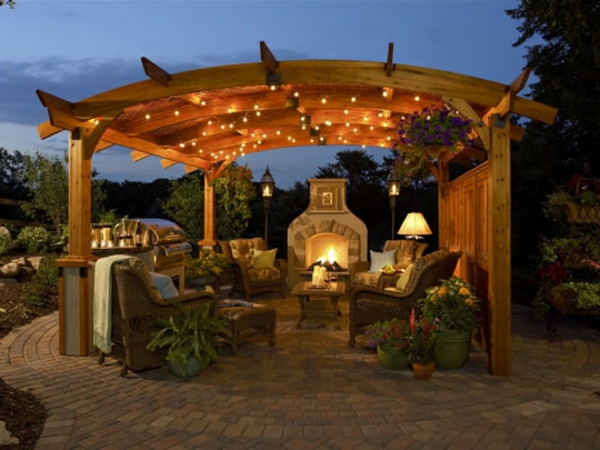 fa terasz-ön-építeni-romantikus-atmoszférát teremtni-gyönyörű mennyezeti veranda építeni magad