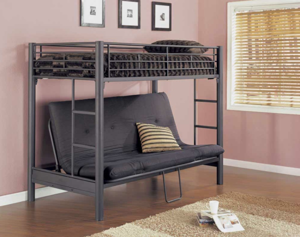casa-ideas-plata-pantalla-doble-sobre-futón-ikea loft cama-con-marrón-pesado-crema-pelusa-alfombra IKEA cama alta de recolección