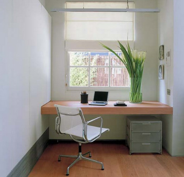ikea офис мебели красив - бял стол на ролка