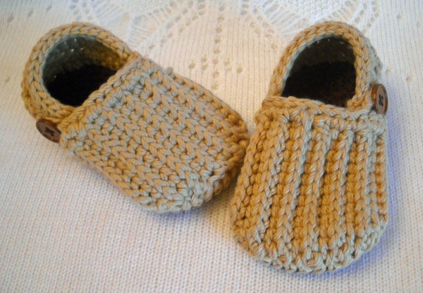 Zapatos de bebé en color beige