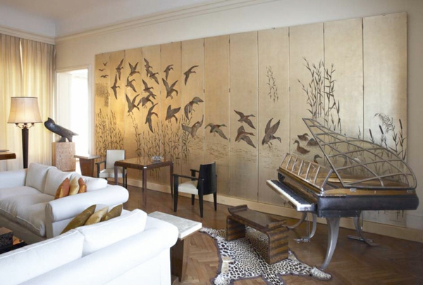 art deco stil - kreativni dizajn zidova i glasovir u dnevnoj sobi