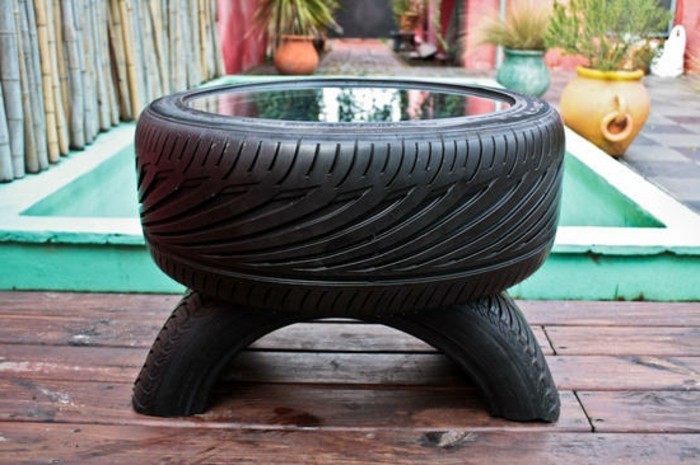 有趣的使用的轮胎回收表DIY模型