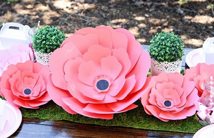 Érdekes Rosy-virágok a papír-kreatív DIY-design