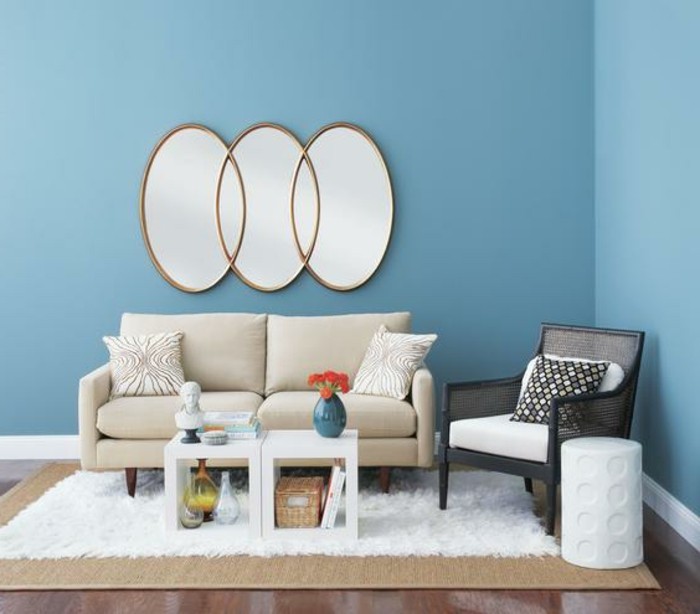 المعيشة تصميم اللون الأزرق الحديثة غرفة مثيرة للاهتمام الجدار