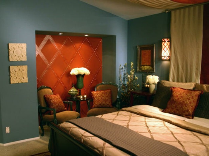 كبير الجدار-اللون الأحمر والأزرق والجمع بين إثارة للاهتمام من غرفة نوم مع