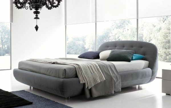 इतालवी बेडरूम आधुनिक-ग्रे बिस्तर वाले
