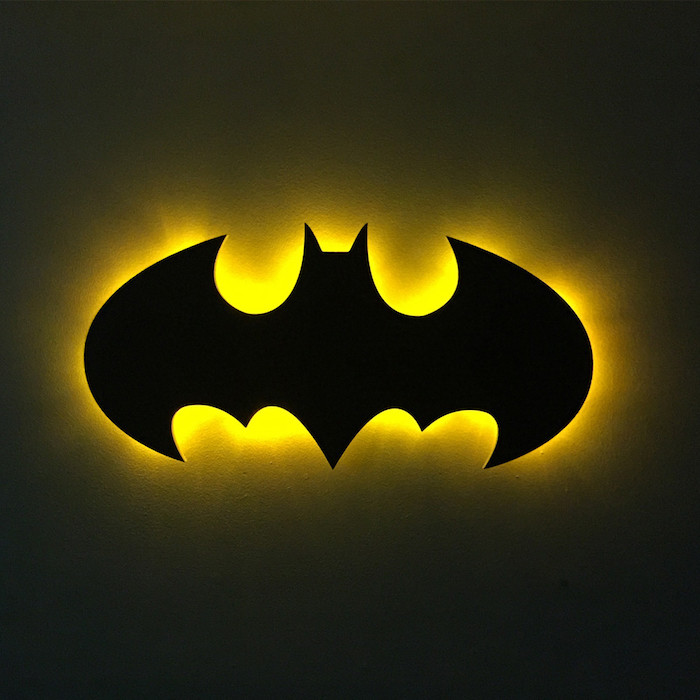 关于蝙蝠侠标志的一个想法，球迷们可以真正享受 - 这里是一个黑色的飞行蝙蝠