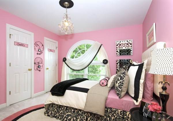 غرفة نوم الشباب وضع جدران وردية