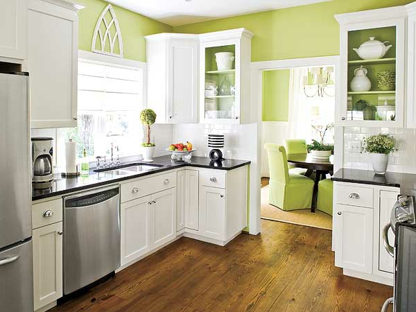 кухня-модерно-със свежи цветове-обзавеждане-зелени стени