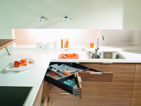 кухненски решения-за-малък кухненски ъгъл кабинет дърво