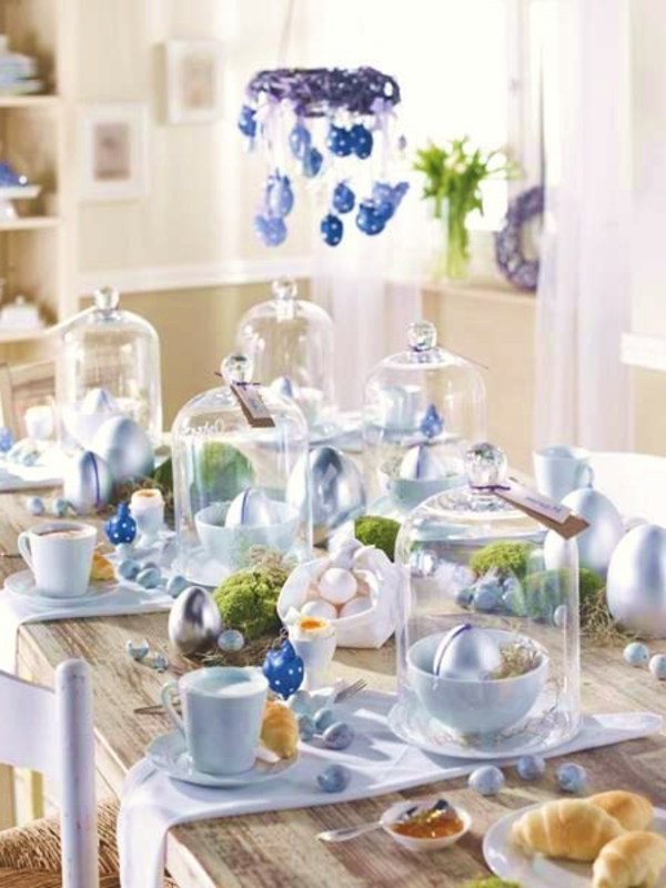 маса декорация-синьо-виолетов-стъклени елементи шик-надут-благородно
