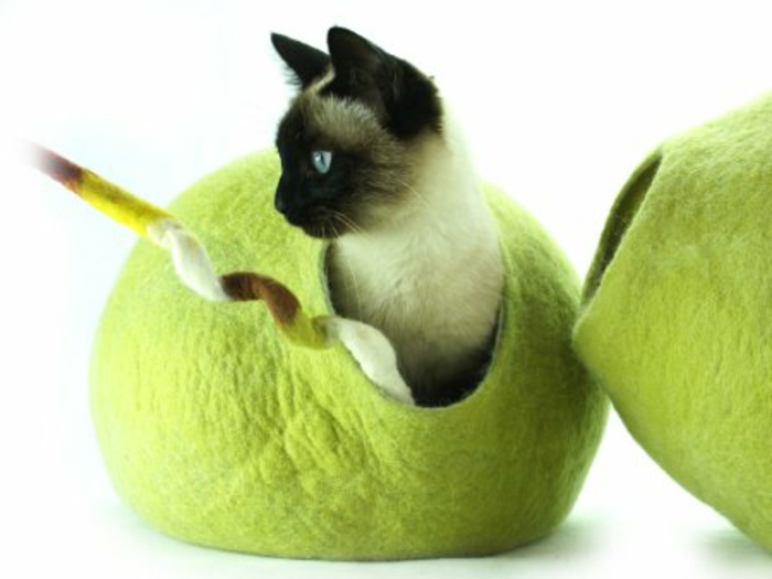 accesorios para gatos-green-cocoon-bed