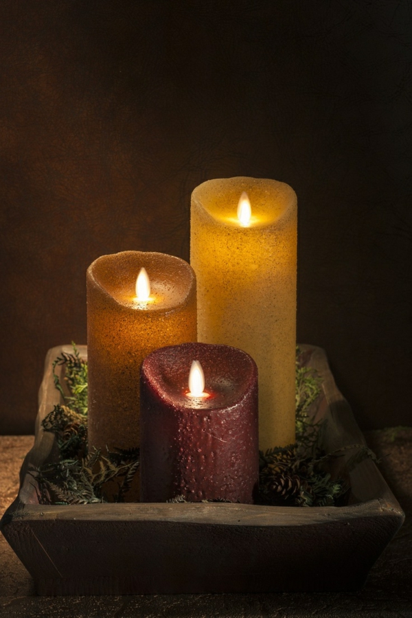свещи за украса - в три цвята