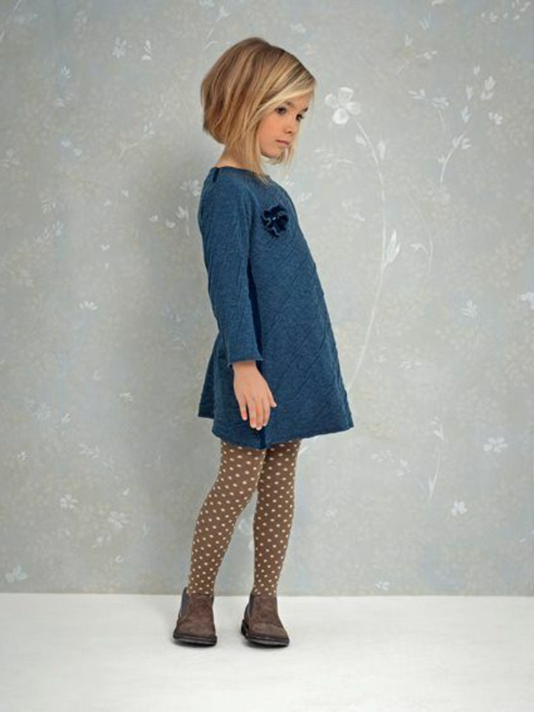 детски прически облечени за момиче-хубаво натура елегантен