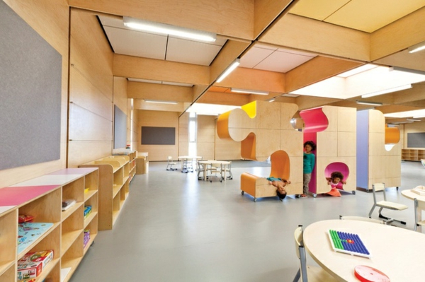 детска градина-интериор-на-цяло-дизайн-от-дърво