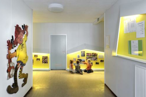 детска градина-интериор-интересен-жълто-осветление