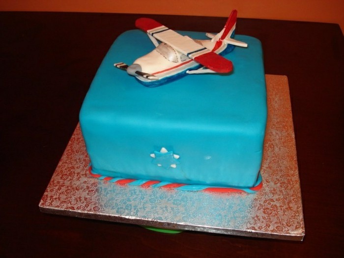 孩子的生日蛋糕蓝色模型美丽的颜色 - 蓝色模型