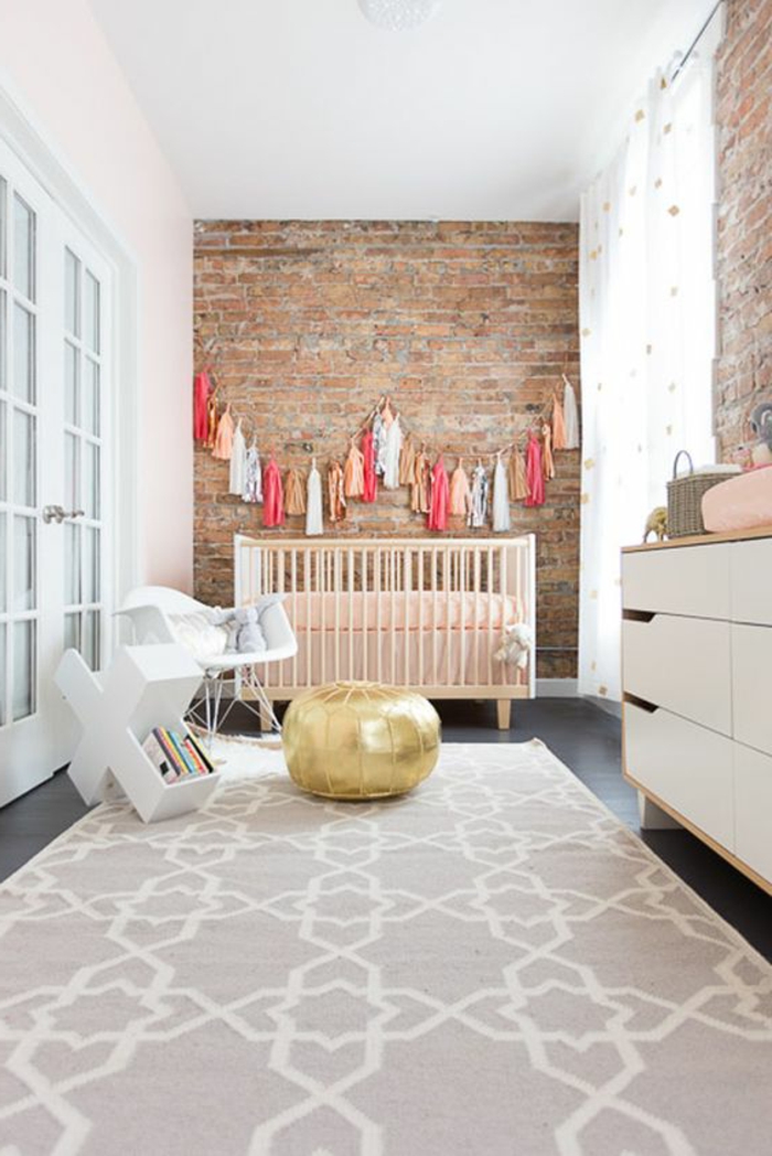 baba szoba dekoráció arany széklet szőnyeg ötletek szekrény fiókokkal dekoráció fal színes dekoráció