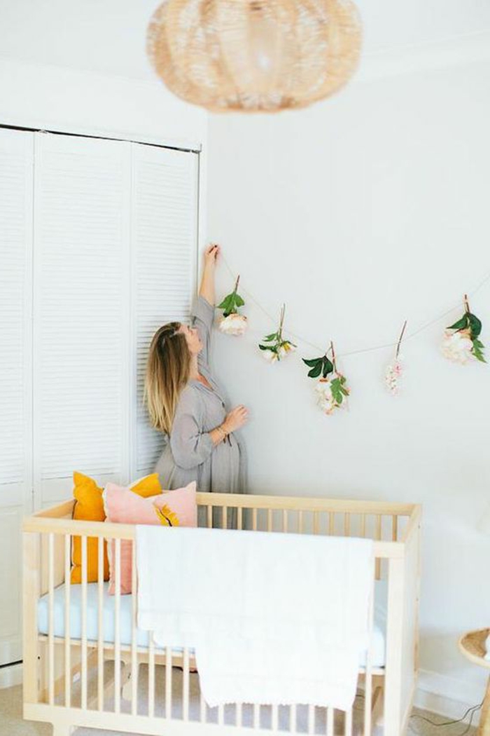детска стая декорация дървена легло лампа цветя декорация майка възглавница бебе стая украсете себе си