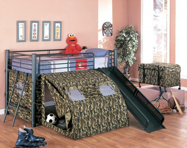 magas ágyas modell csúszdákkal