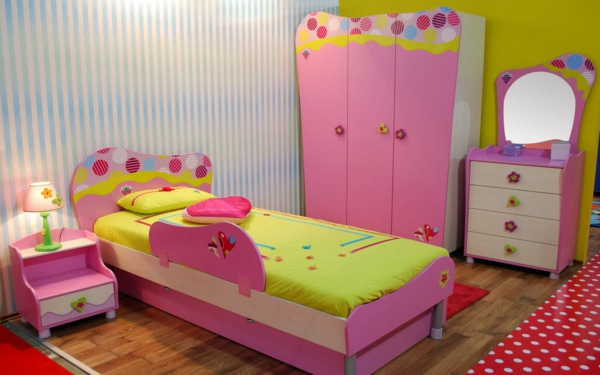 детска стая за момичета - модерен дизайн в розови цветове