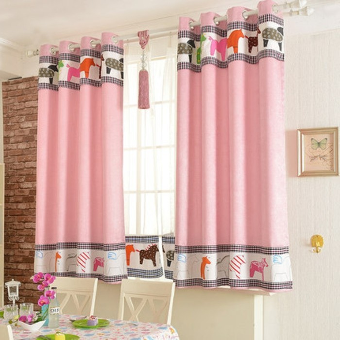 разсадници Fensterdeko-frohliche-завеси-In-розов цвят