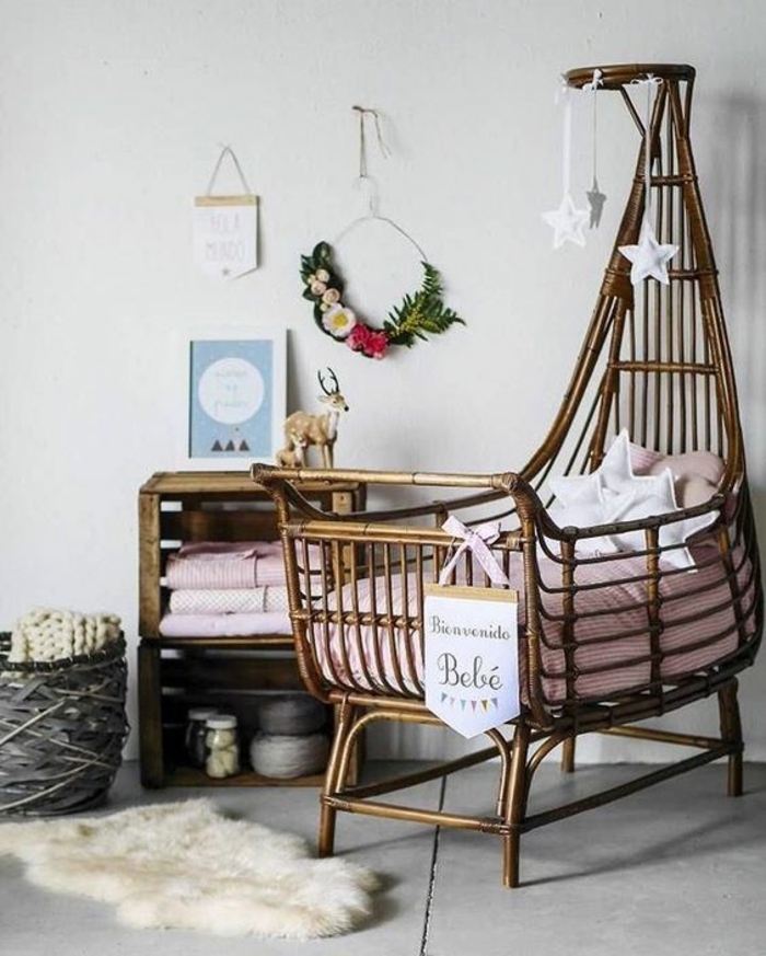 идеи за дизайнерски детски стаи, за да се сдобият с голяма бебешка кошарка ратанова природа естествена мебел венец декор