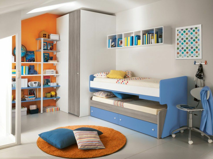 יפה ילדים בחדר רעיונות עגול שטיח עם כריות מעוטר המיטה כתום צבעי הקיר בחדר