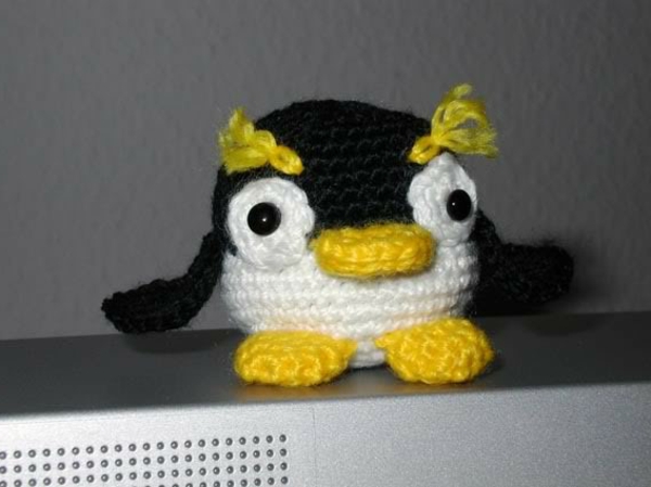 малки-животни-hänkeln-пингвин-черно-бяло-жълт