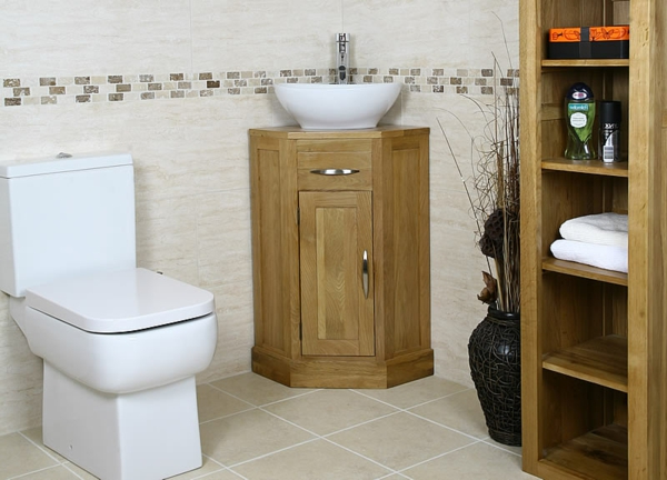 compact-sarok mosdó-with-szekrény alatti fürdőszoba kialakítása