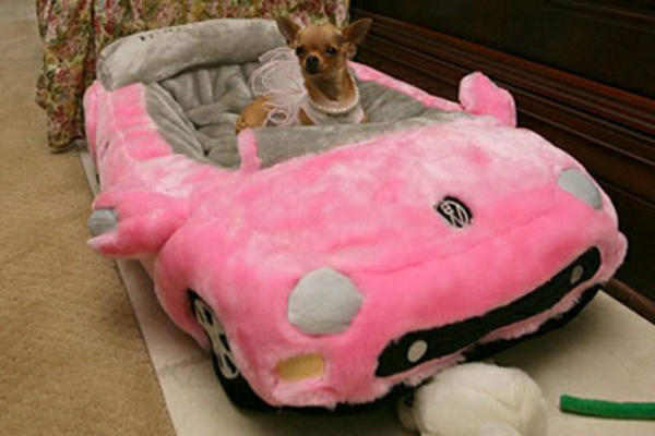 pequeño perro ortopédico cama coche forma color rosa - perro princesa
