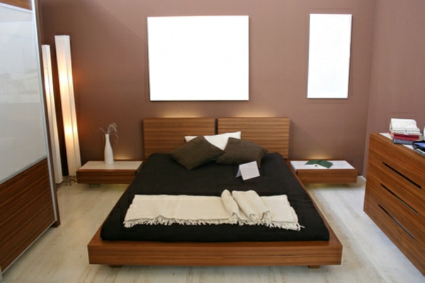 חדר השינה - עם עיצוב קיר מעניין