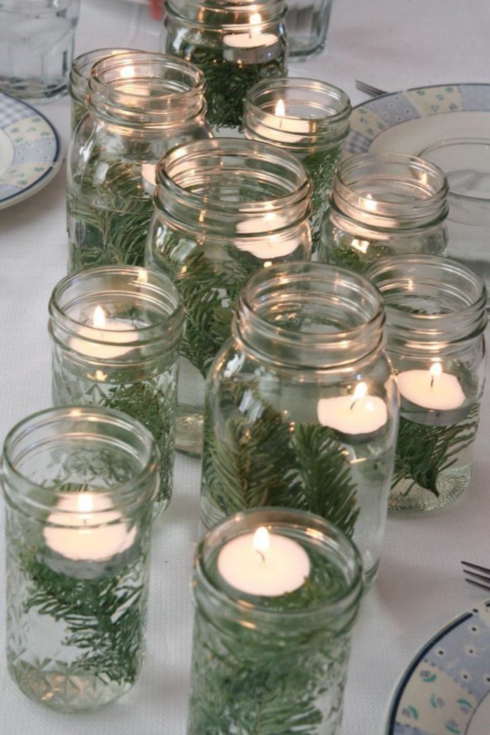 koketna-božićnog stola dekoracija-staklenke svijeća johe grane