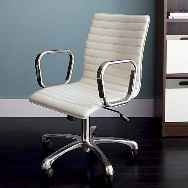 удобна въртящ се стол-с-модерен дизайн