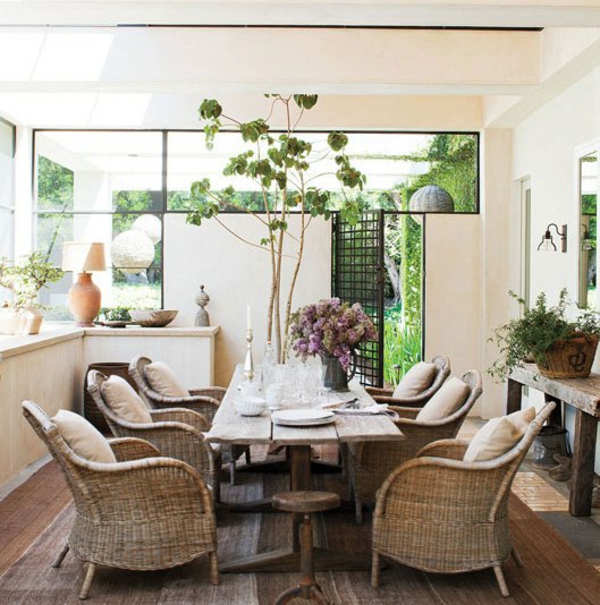 plante par salle à manger décoration avec-vert-panier-chaises