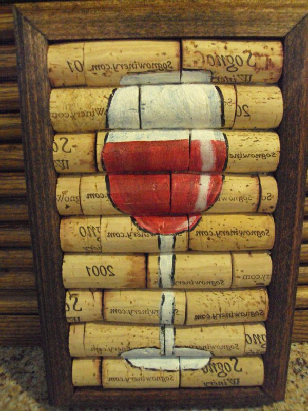 corcho-en-marco-con-Tinker pintados a wineglass-